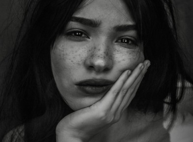 4 знака зодиака, которые прячут боль за улыбкой