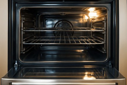 Эффективная очистка духовки: секреты для быстрого и безопасного результата