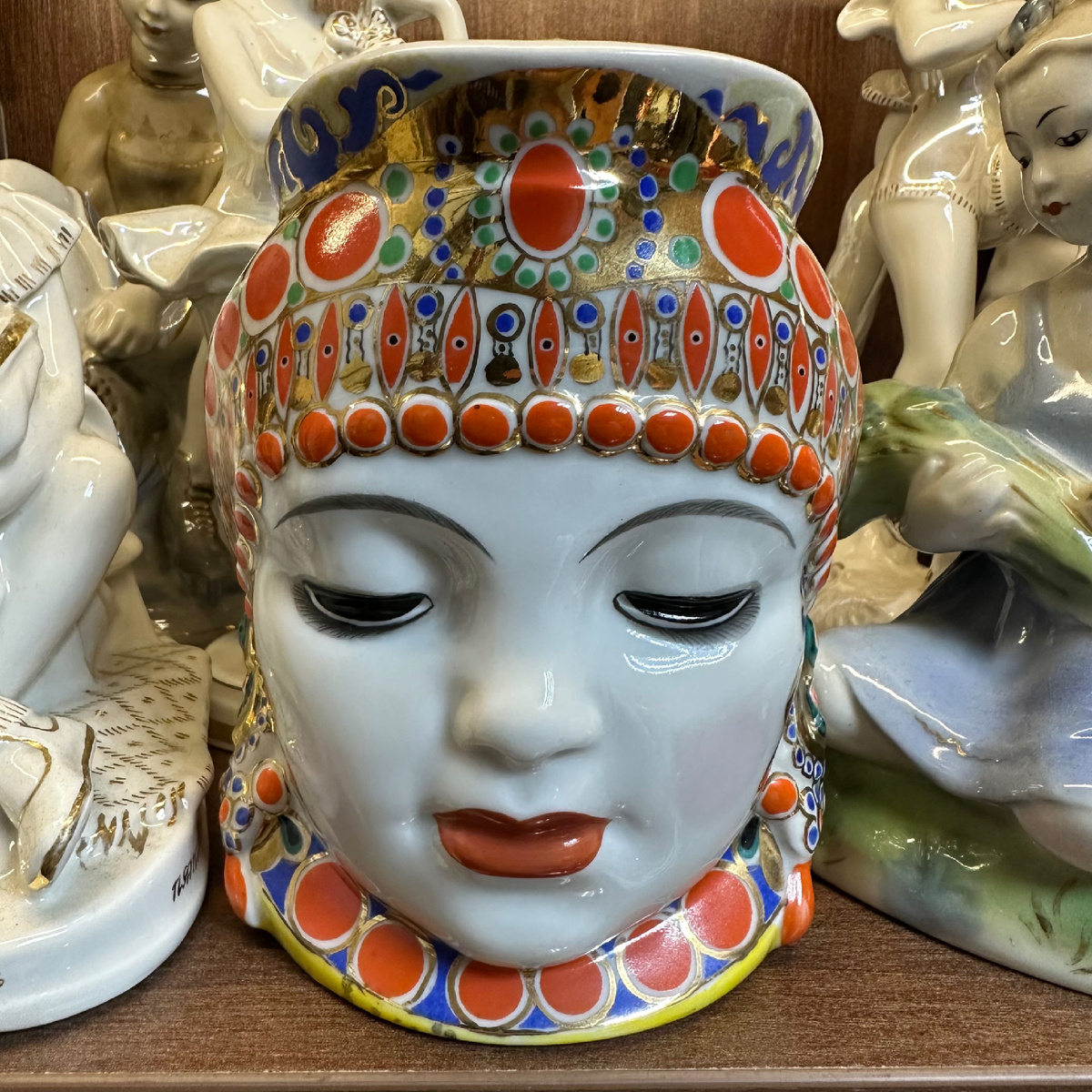 Уникальная кружка «Молоко»: символ восточного вдохновения в советском фарфоре