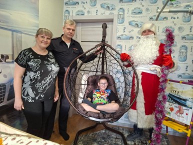 В рамках Всероссийской акции «Елка желаний» костромские полицейские исполнили мечты ребят из Нерехты, Мантурово и Галича