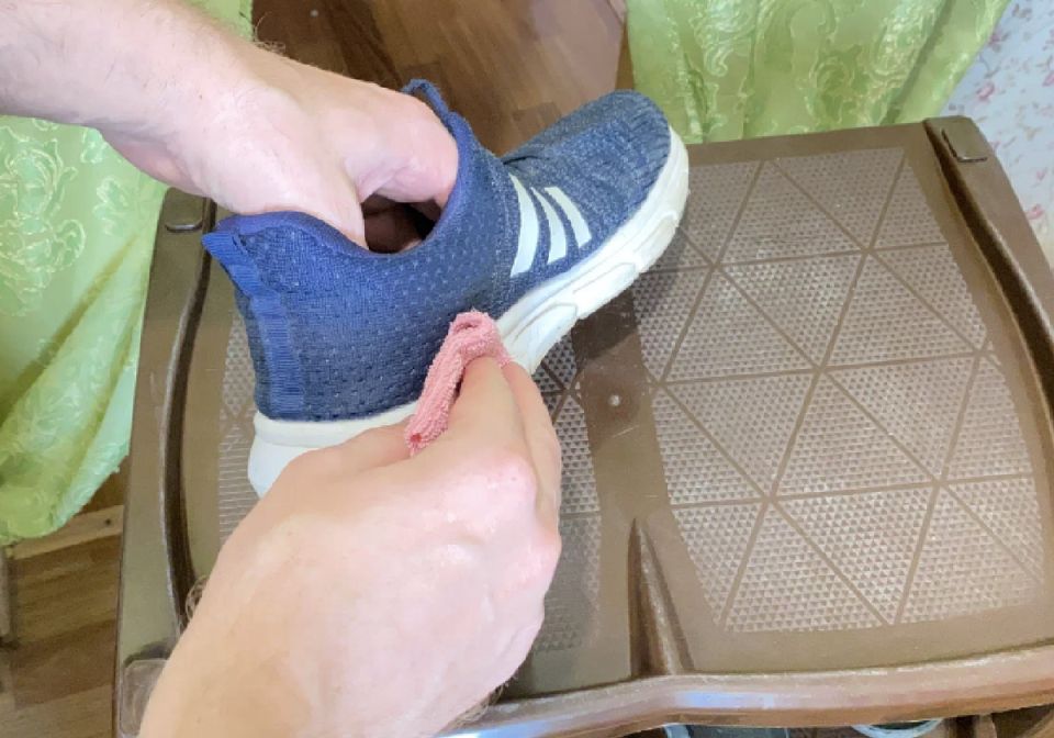 Полезные свойства мицеллярной воды для дома