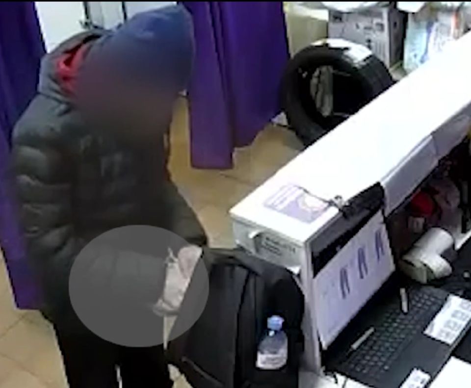 Полицейские в г. Нерехта раскрыли схему мошенничества в пункте выдачи товаров