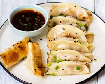 Открытые потстикеры с капустой: быстро, вкусно и по-китайски