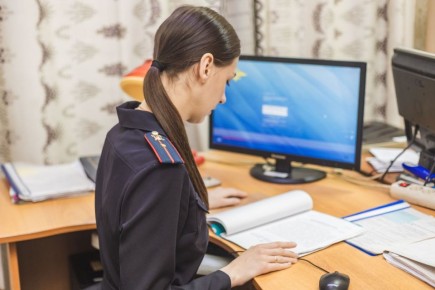 В Костромском районе полицейские привлекли к ответственности местную жительницу, которая фиктивно зарегистрировала у себя подругу - иностранку