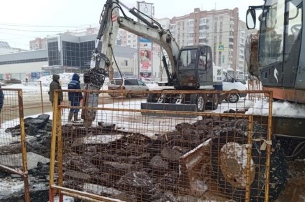 МУП «Костромагорводоканал» продолжает восстановительный ремонт участка водопровода на перекрестке улиц Индустриальной и Долгая Поляна