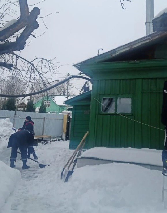 Алексей Смирнов: Специалистами муниципальных учреждений проводится обследование крыш частных домов одиноких пенсионеров, ветеранов и участников СВО