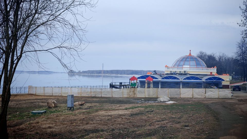 В Костроме начинается благоустройство двух смежных участков набережной реки Волги – от спасательной станции до ресторана «Белое солнце пустыни» и центрального пляжа
