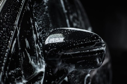 Как обеспечить чистоту зеркал автомобиля: простые советы