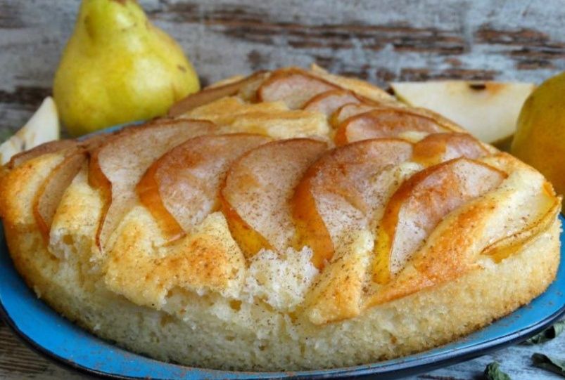 Секреты идеального манника: грушевый пирог с ванильной ноткой