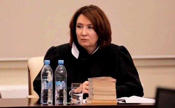 Октябрьский суд Кубани наложил арест на движимое и недвижимое имущество экс-судьи Елены Хахалевой, ее семьи и связанных с ней лиц