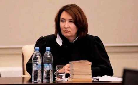 Октябрьский суд Кубани наложил арест на движимое и недвижимое имущество экс-судьи Елены Хахалевой, ее семьи и связанных с ней лиц