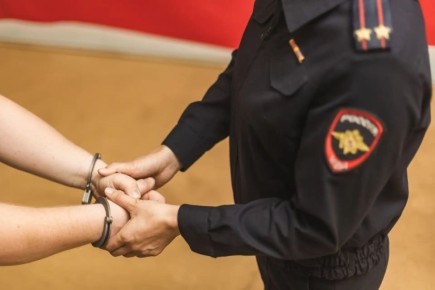 Костромские оперативники задержали подозреваемых в мошенничестве, которые оформляли миллионные кредиты на подставных лиц и оборачивали полученные средства в свою пользу