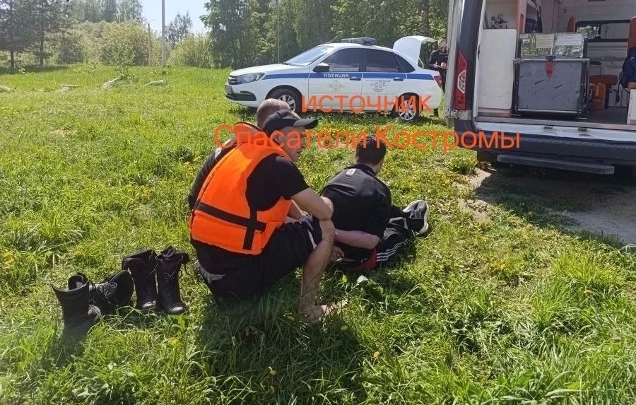 Неадекватного мужчину спасли в Костроме против его воли Неадекватного мужчину спасли в Костроме против его воли