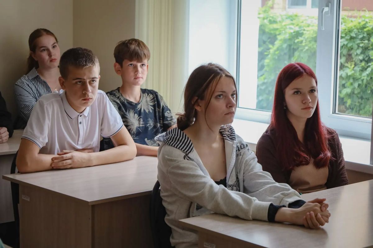 Костромские полицейские провели для школьников профориентационную встречу с элементами обучения правилам безопасности Костромские полицейские провели для школьников профориентационную встречу с элементами обучения правилам безопасности