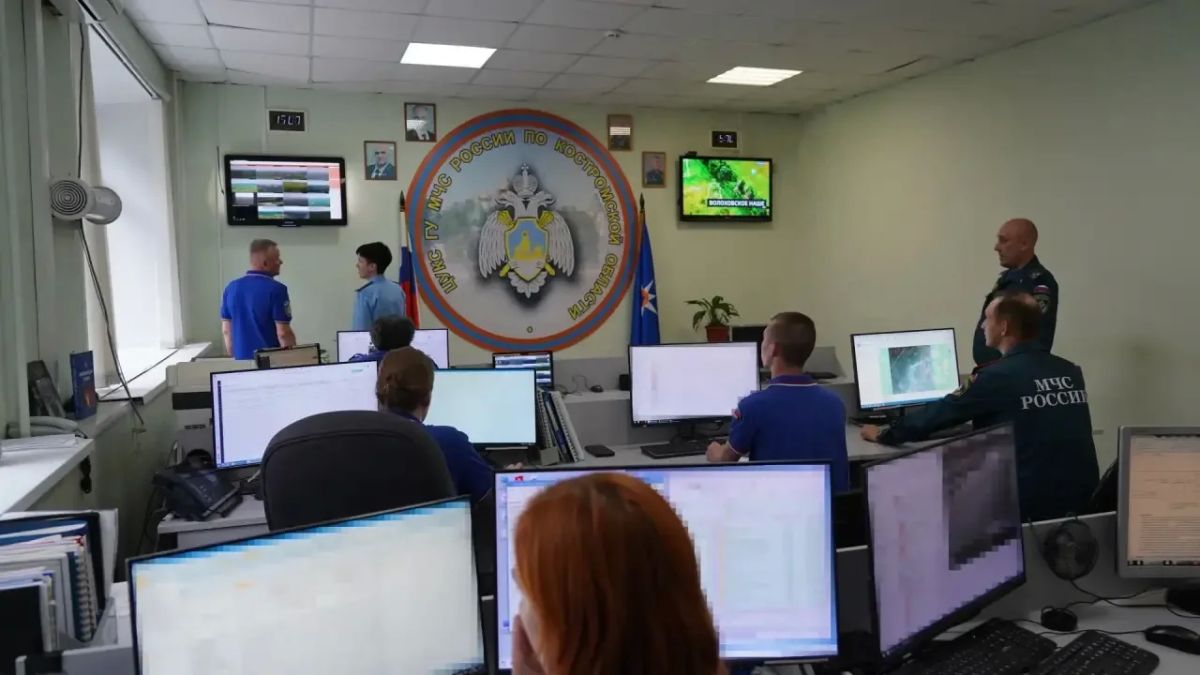 Прокурор Костромской области Екатерина Банникова с рабочим визитом посетила Главное управление МЧС России по Костромской области, где ознакомилась с деятельностью и возможностями чрезвычайного ведомства Прокурор Костромской области Екатерина Банникова с рабочим визитом посетила Главное управление МЧС России по Костромской области, где ознакомилась с деятельностью и возможностями чрезвычайного ведомства