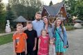 Две многодетные семьи из Костромской области удостоены медали ордена «Родительская слава»