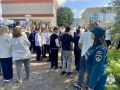 Сотрудники МЧС России дежурят на тoржествeнных линейках, посвященных Дню знаний
