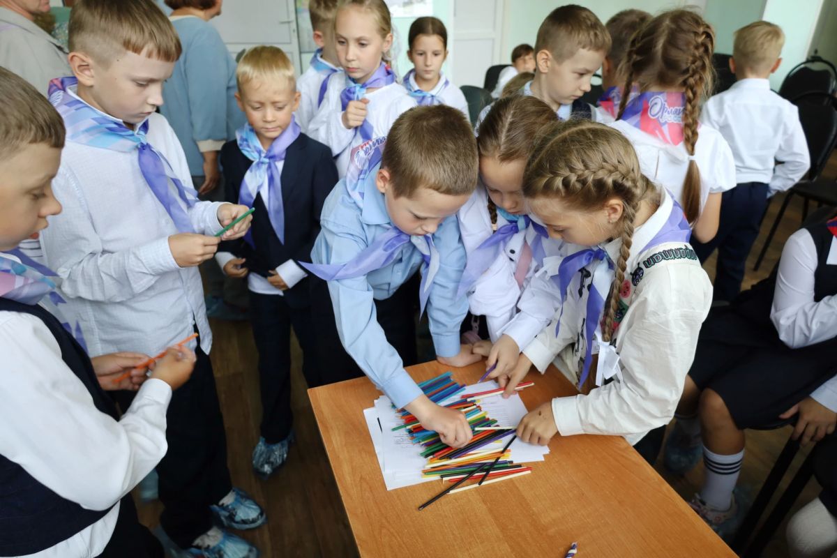 В Костроме сотрудники полиции и представители Общественного совета приняли участие в памятных мероприятиях ко Дню солидарности в борьбе с терроризмом В Костроме сотрудники полиции и представители Общественного совета приняли участие в памятных мероприятиях ко Дню солидарности в борьбе с терроризмом