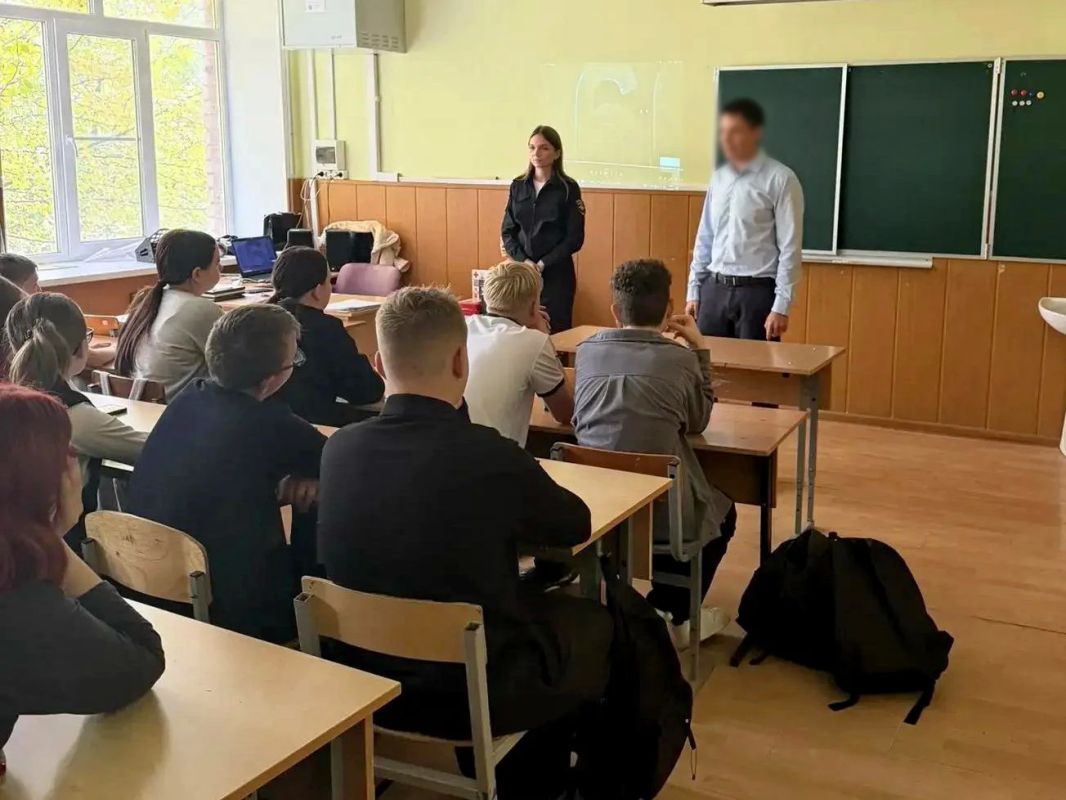 В Костроме сотрудники полиции и представители Общественного совета приняли участие в памятных мероприятиях ко Дню солидарности в борьбе с терроризмом В Костроме сотрудники полиции и представители Общественного совета приняли участие в памятных мероприятиях ко Дню солидарности в борьбе с терроризмом