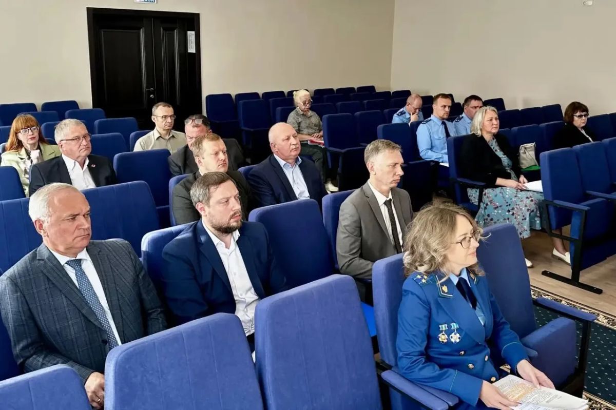 Под председательством первого заместителя прокурора области Николая Игнашина состоялось заседание межведомственной рабочей группы по вопросам защиты прав предпринимателей Под председательством первого заместителя прокурора области Николая Игнашина состоялось заседание межведомственной рабочей группы по вопросам защиты прав предпринимателей