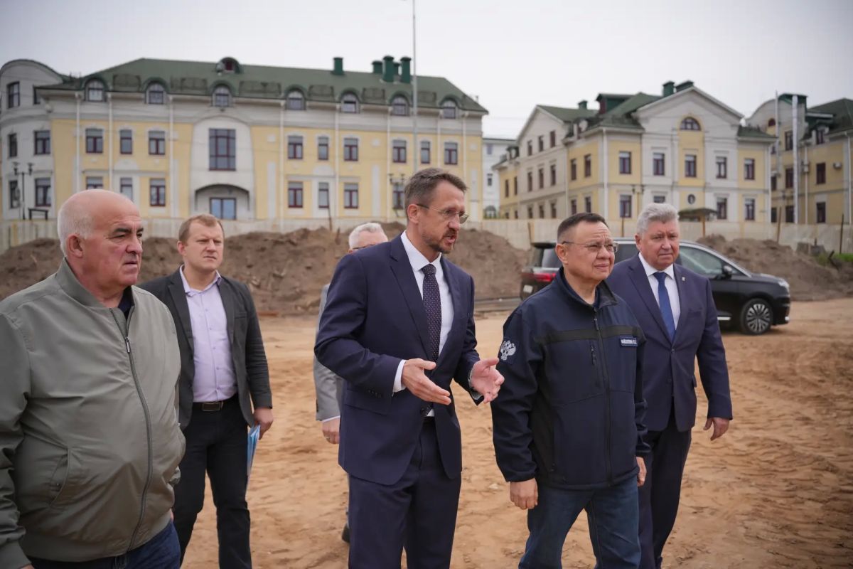 Глава Минстроя Ирек Файзуллин совершил рабочую поездку в Костромскую область Глава Минстроя Ирек Файзуллин совершил рабочую поездку в Костромскую область