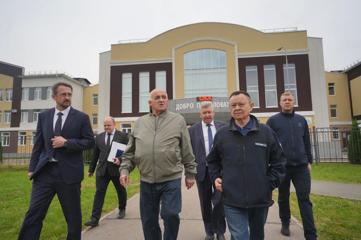 Глава Минстроя Ирек Файзуллин совершил рабочую поездку в Костромскую область Глава Минстроя Ирек Файзуллин совершил рабочую поездку в Костромскую область