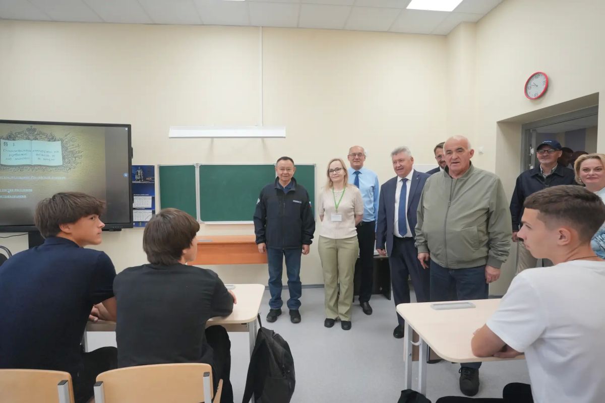 Глава Минстроя Ирек Файзуллин совершил рабочую поездку в Костромскую область Глава Минстроя Ирек Файзуллин совершил рабочую поездку в Костромскую область