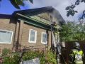 Пожарные спасли двух человек из горящего дома в Костроме