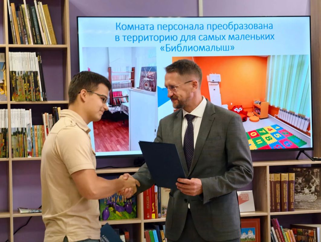 Олег Болоховец: Сегодня открыли модельную библиотеку на улице Мясницкой Олег Болоховец: Сегодня открыли модельную библиотеку на улице Мясницкой