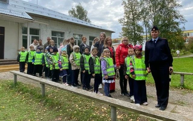 В Костромской области продолжаются профилактические мероприятия в рамках социальных кампаний #ИдуВшколу В Костромской области продолжаются профилактические мероприятия в рамках социальных кампаний #ИдуВшколу