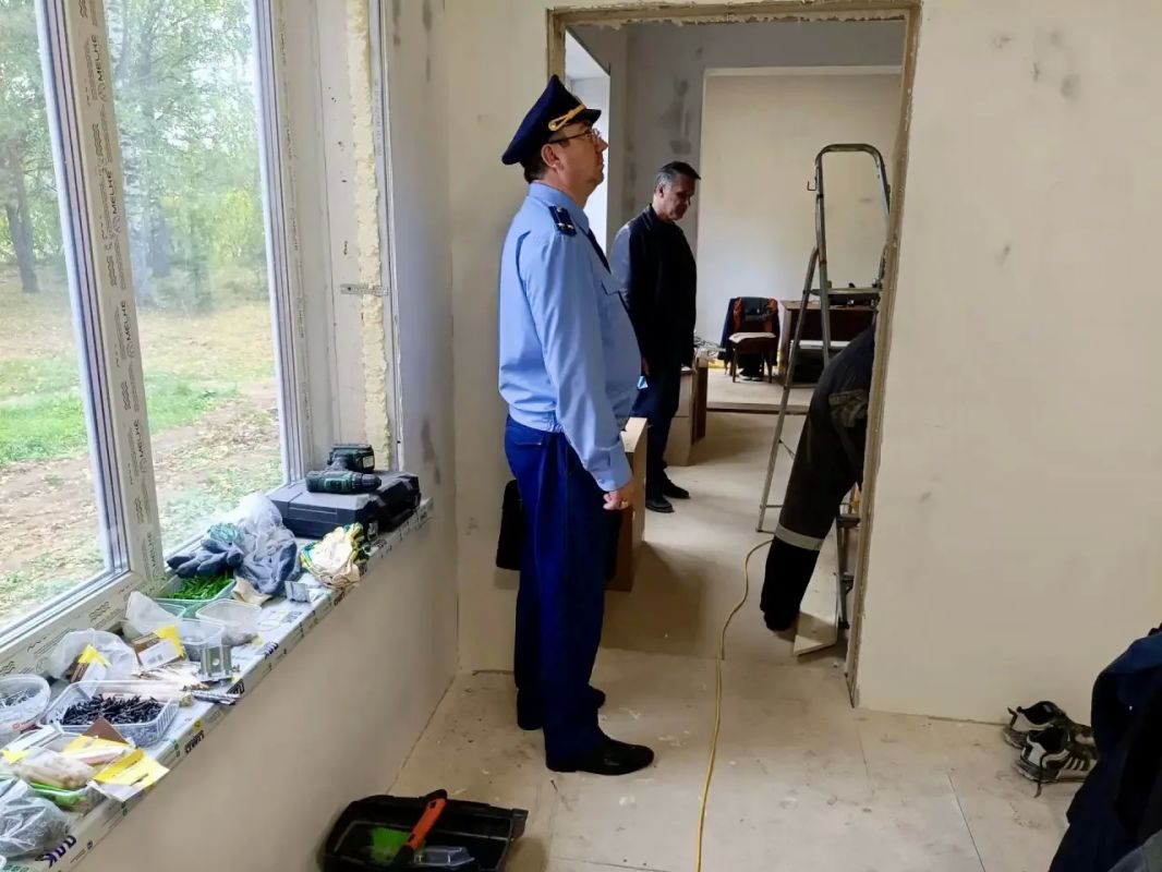 Реализация национальных проБуйский межрайонный прокурор Александр Немов проверил темпы ремонтных работ в здании Корёжского СДК-филиала МБУК «Дом культуры «Камертон» в п. Корёга Буйского района, проводимых в рамках реализации... Реализация национальных проБуйский межрайонный прокурор Александр Немов проверил темпы ремонтных работ в здании Корёжского СДК-филиала МБУК «Дом культуры «Камертон» в п. Корёга Буйского района, проводимых в рамках реализации...