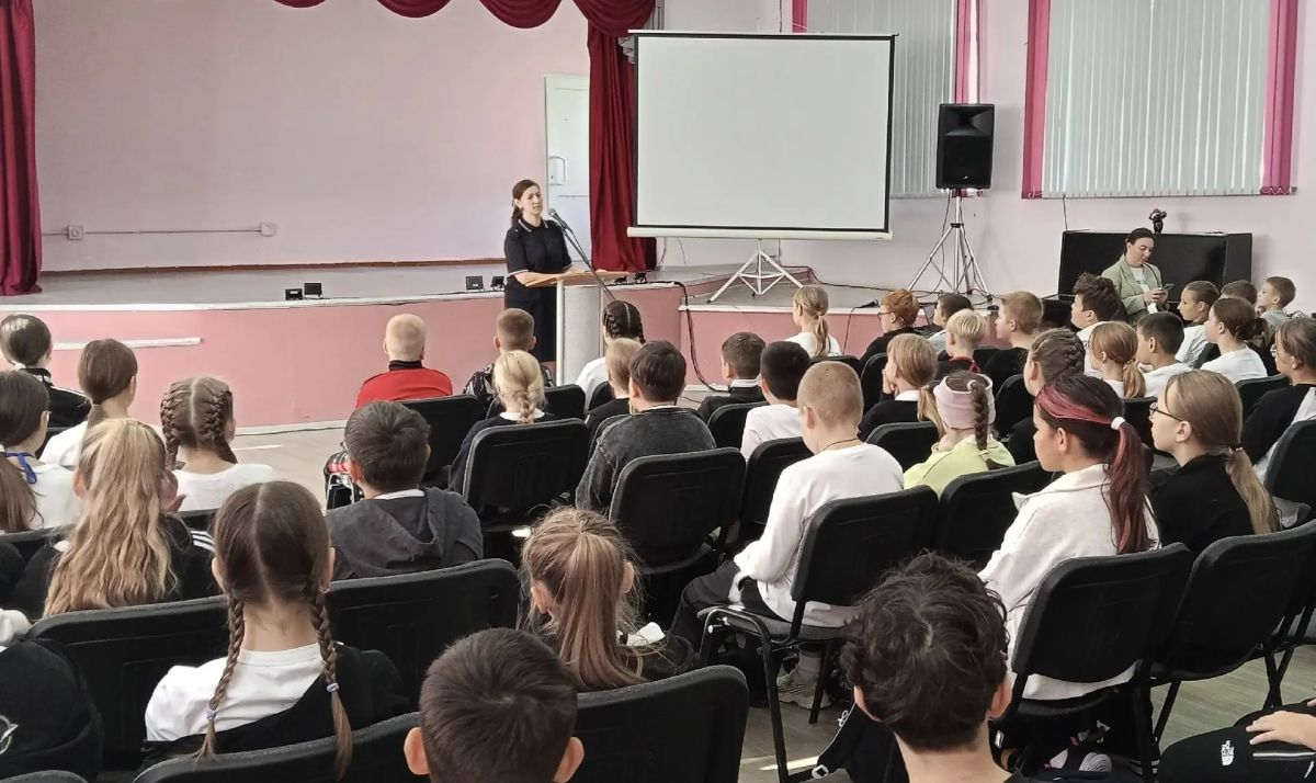 В Костромской области продолжаются профилактические мероприятия в рамках социальных кампаний #ИдуВшколу В Костромской области продолжаются профилактические мероприятия в рамках социальных кампаний #ИдуВшколу