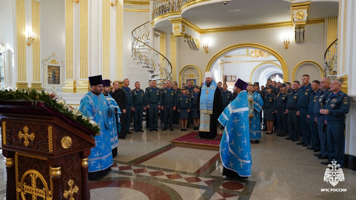 В Костромском кремле состоялся благодарственный молебен перeд иконой Божией Матери «Неопалимая Купина» В Костромском кремле состоялся благодарственный молебен перeд иконой Божией Матери «Неопалимая Купина»