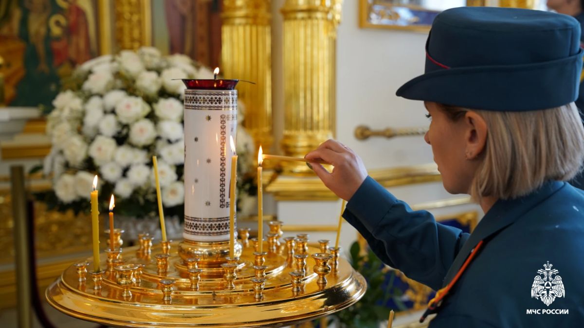 В Костромском кремле состоялся благодарственный молебен перeд иконой Божией Матери «Неопалимая Купина» В Костромском кремле состоялся благодарственный молебен перeд иконой Божией Матери «Неопалимая Купина»