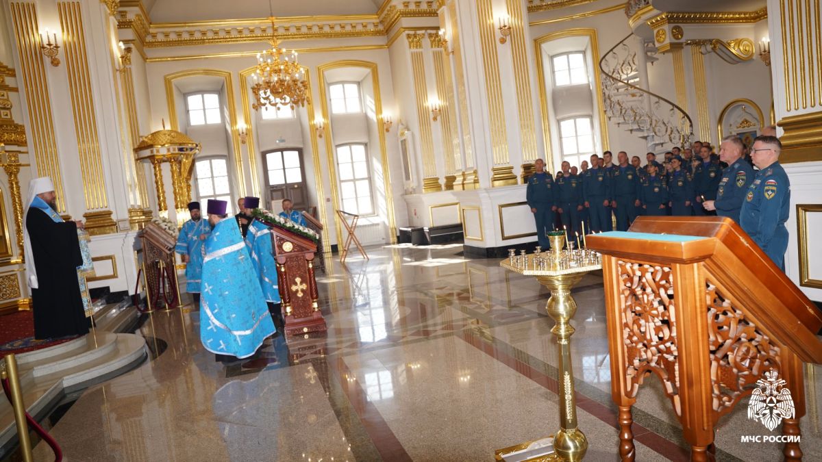 В Костромском кремле состоялся благодарственный молебен перeд иконой Божией Матери «Неопалимая Купина» В Костромском кремле состоялся благодарственный молебен перeд иконой Божией Матери «Неопалимая Купина»
