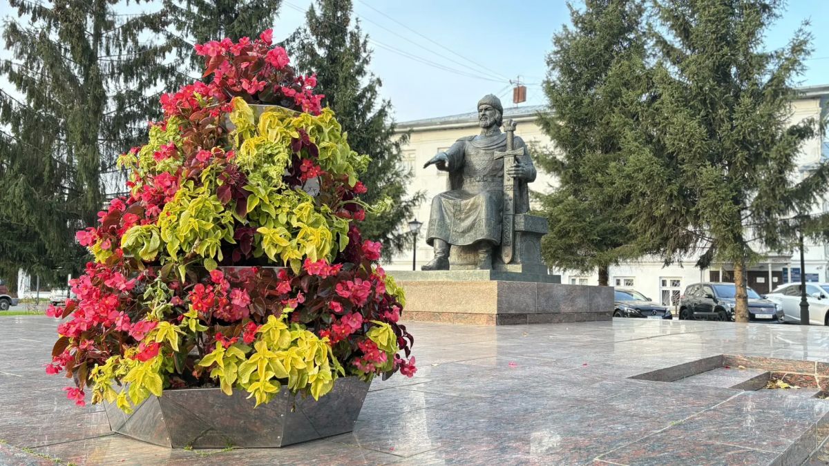 Осенний этап компенсационного озеленения в Костроме набирает обороты
