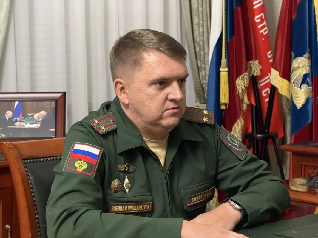 Губернатор Сергей Ситников провёл рабочую встречу с военным прокурором Костромского гарнизона Максимом Сахаровым Губернатор Сергей Ситников провёл рабочую встречу с военным прокурором Костромского гарнизона Максимом Сахаровым