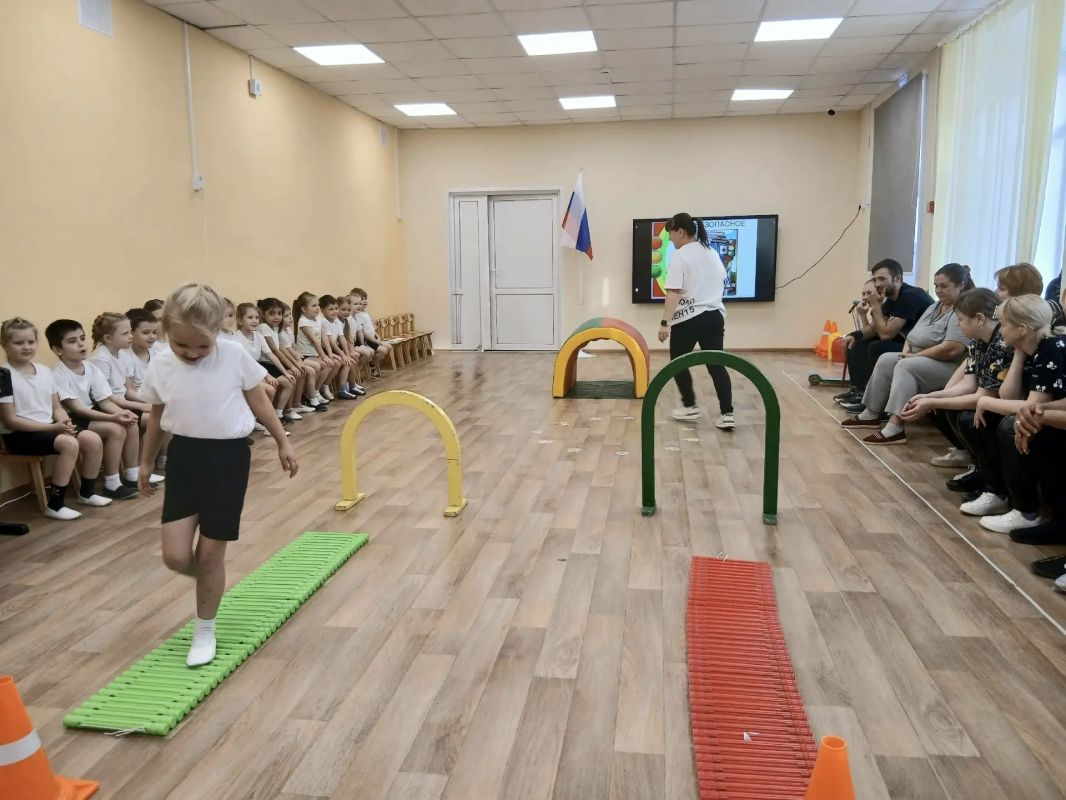 Ловкость, скорость и знания ПДД: в Костромской области прошли семейные старты Ловкость, скорость и знания ПДД: в Костромской области прошли семейные старты