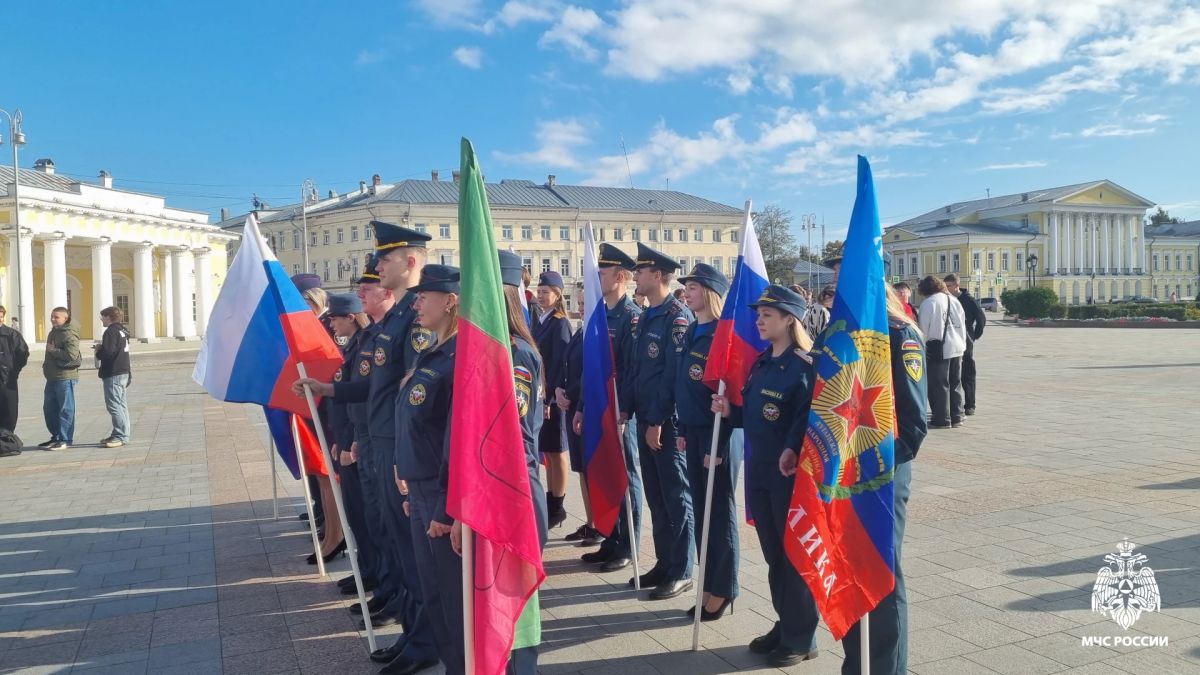 Представители Молодежного совета Главного управления стали участниками флешмоба в честь Дня воссоединения Донбасса, Новороссии и России Представители Молодежного совета Главного управления стали участниками флешмоба в честь Дня воссоединения Донбасса, Новороссии и России