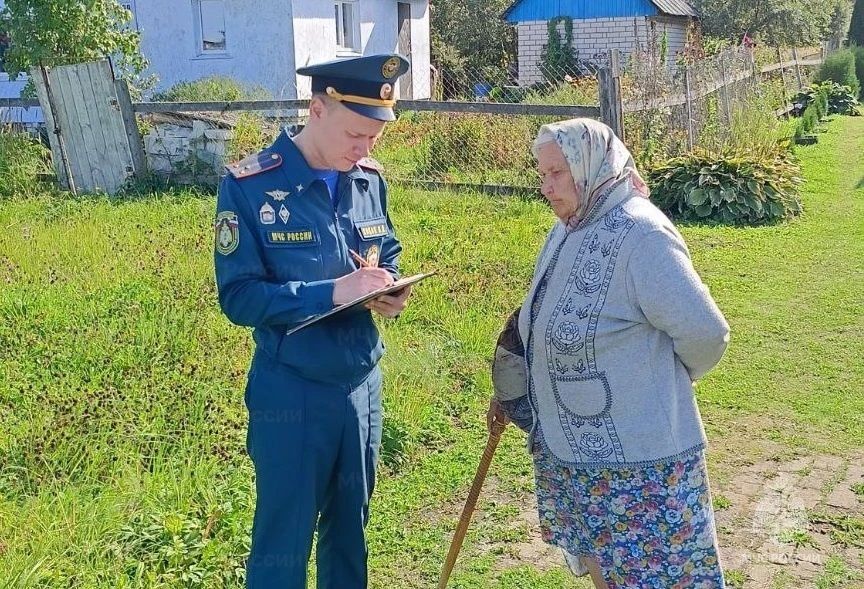 В День пожилых людей сотрудники МЧС России напоминают о правилах пожарной безопасности В День пожилых людей сотрудники МЧС России напоминают о правилах пожарной безопасности