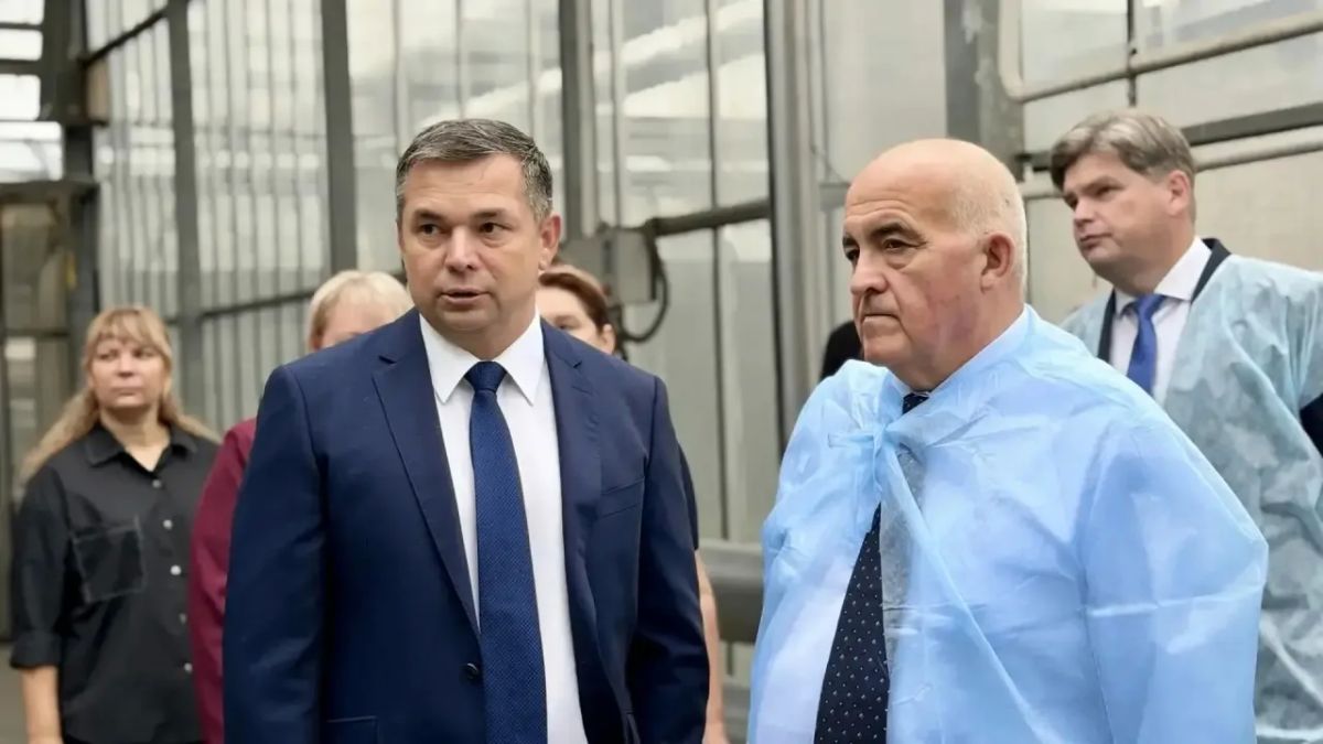 Губернатор Сергей Ситников обсудил с руководством агрокомбината «Высоковский» развитие производства Губернатор Сергей Ситников обсудил с руководством агрокомбината «Высоковский» развитие производства