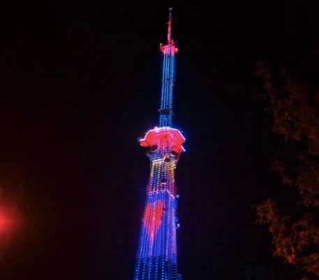КОСТРОМСКАЯ ТЕЛЕБАШНЯ ПОДАРИТ УЧИТЕЛЯМ ЦИФРОВЫЕ ЦВЕТЫ
