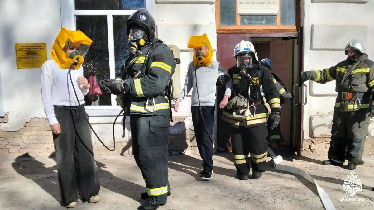 В п. Поназырево прошли пожарнотактические учения в школе: отработана эвакуация и спасение детей в условиях «пожара» В п. Поназырево прошли пожарнотактические учения в школе: отработана эвакуация и спасение детей в условиях «пожара»