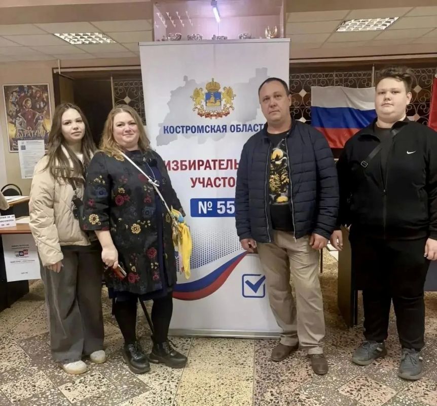 Вспоминая прошедшие дни голосования в Костромской области, мы с особой теплотой отмечаем одну важную деталь: на избирательные участки люди часто приходили целыми семьями Вспоминая прошедшие дни голосования в Костромской области, мы с особой теплотой отмечаем одну важную деталь: на избирательные участки люди часто приходили целыми семьями