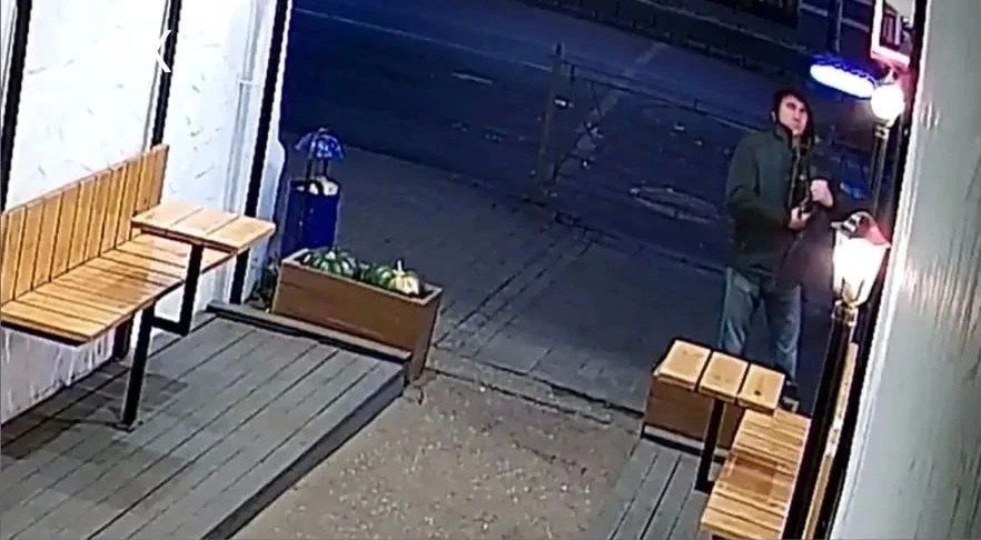 В Костроме украли одного из Мазайских зайцев