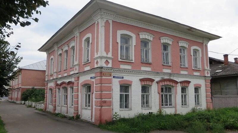 Исторический особняк в центре Буя выставили на торги за 2,2 миллиона рублей