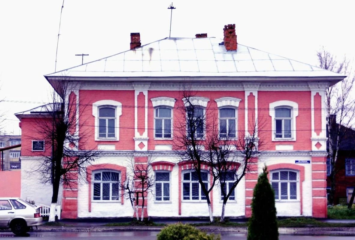 ДЛЯ ЦЕНИТЕЛЕЙ ИСТОРИИ: КОСТРОМИЧАМ ПРЕДЛАГАЮТ КУПИТЬ УНИКАЛЬНЫЙ ДОМ
