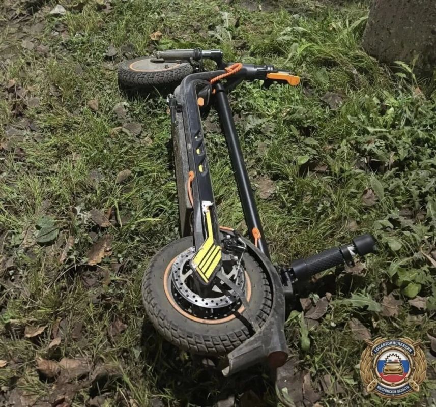 ПЬЯНЫЙ САМОКАТЧИК ПОПАЛ ПОД КОЛЕСА МАШИНЫ СКОРОЙ ПОМОЩИ В КОСТРОМСКОМ РАЙЦЕНТРЕ ПЬЯНЫЙ САМОКАТЧИК ПОПАЛ ПОД КОЛЕСА МАШИНЫ СКОРОЙ ПОМОЩИ В КОСТРОМСКОМ РАЙЦЕНТРЕ