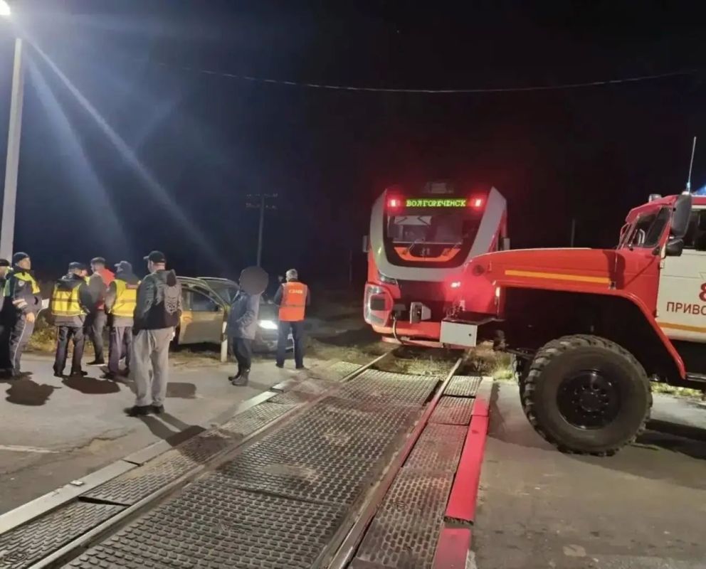 Трагедия на переезде по пути в Волгореченск: под колесами «Орлана» погибла женщина, ранен 14-летний подросток Трагедия на переезде по пути в Волгореченск: под колесами «Орлана» погибла женщина, ранен 14-летний подросток
