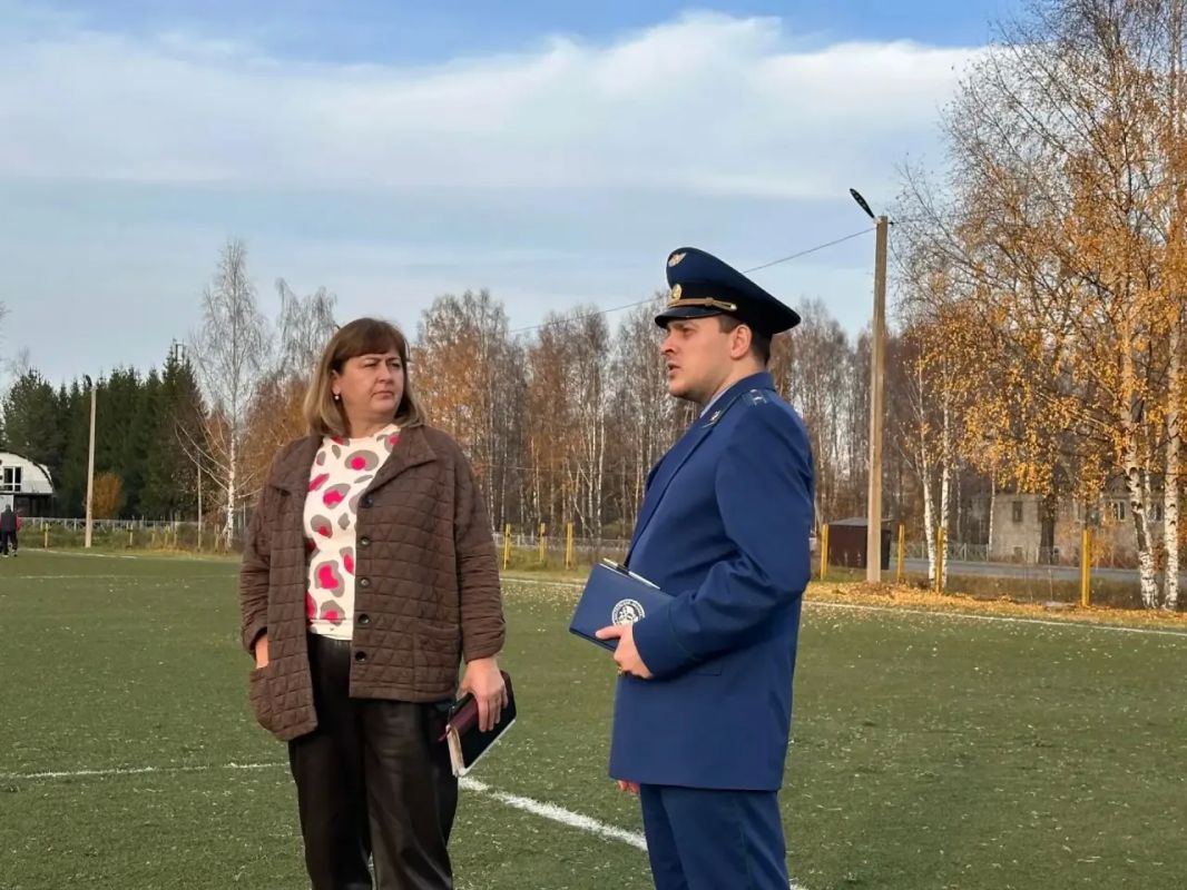 По результатам личного приема прокурора области Екатерины Банниковой в Мантурово проведены работы по оборудованию и организовано освещение стадиона По результатам личного приема прокурора области Екатерины Банниковой в Мантурово проведены работы по оборудованию и организовано освещение стадиона